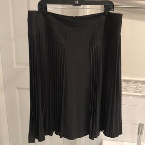 EUC Magaschoni Charcoal Gray Gladiator Skirt Sz 14